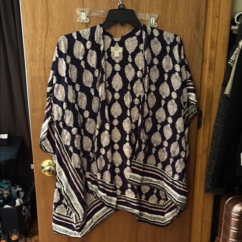LOFT Blue and White Casual Shirt with Geometric Design